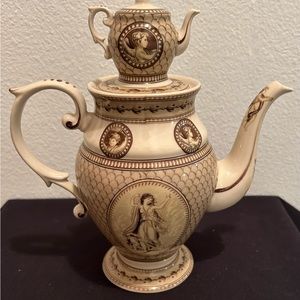 1970s Teapot on Teapot. 6” without the top on 8.75” with the top on.